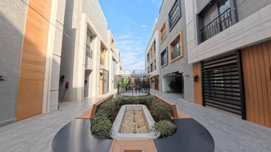 شقة فاخرة في حي المعذر الشمالي – مبنى بمرافق متكاملة – 87821908