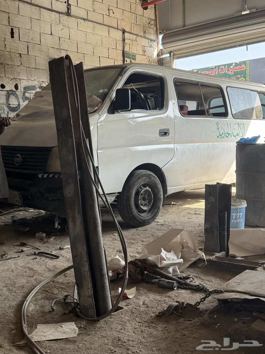 باص نيسان 2009للبيع