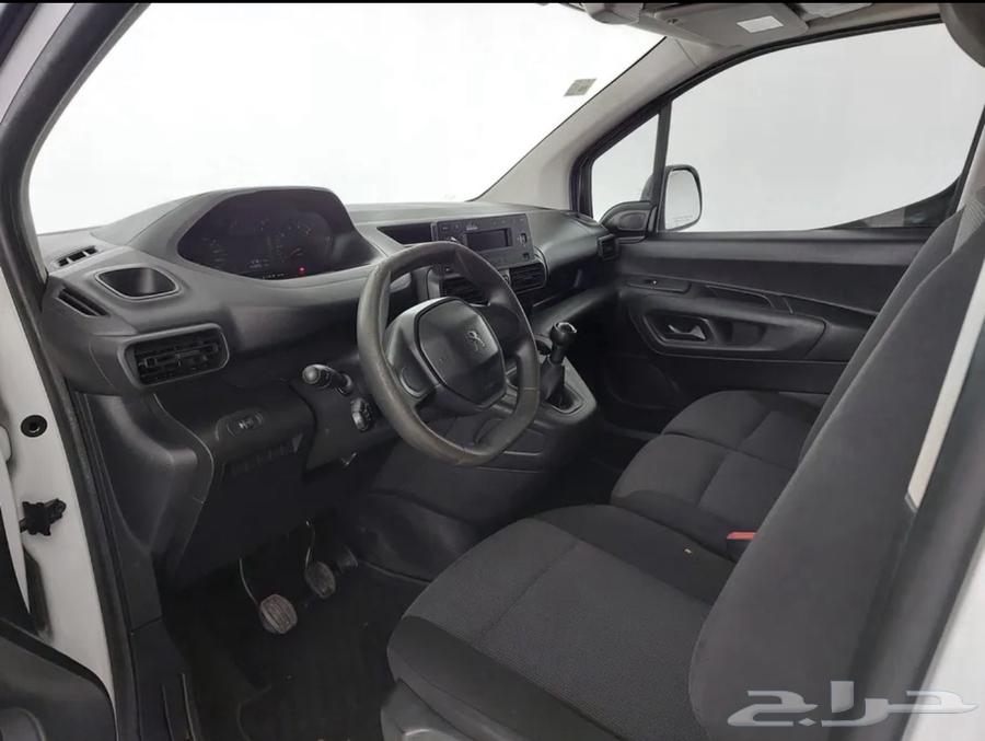 بيجو بارتنر للإيجار شهريا  1700