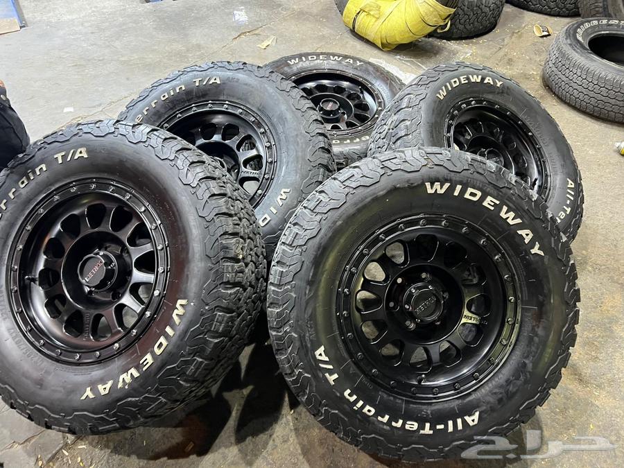 5 جنوط ميثود 6 مسمار مع كفرات نص حجري ودواي مقاس 285 70 17