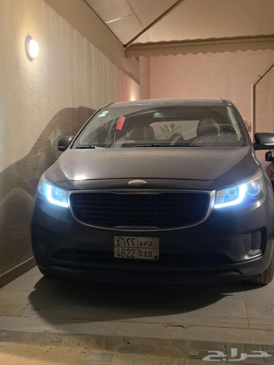 كيا كرنفال جراند استخدام نظيف