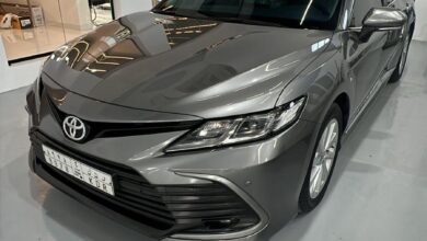 كامري GLE 2023 بنزين لون تيتانيوم