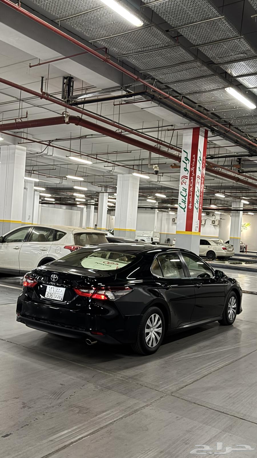 كامري 2023 أسود استاندر نظيف