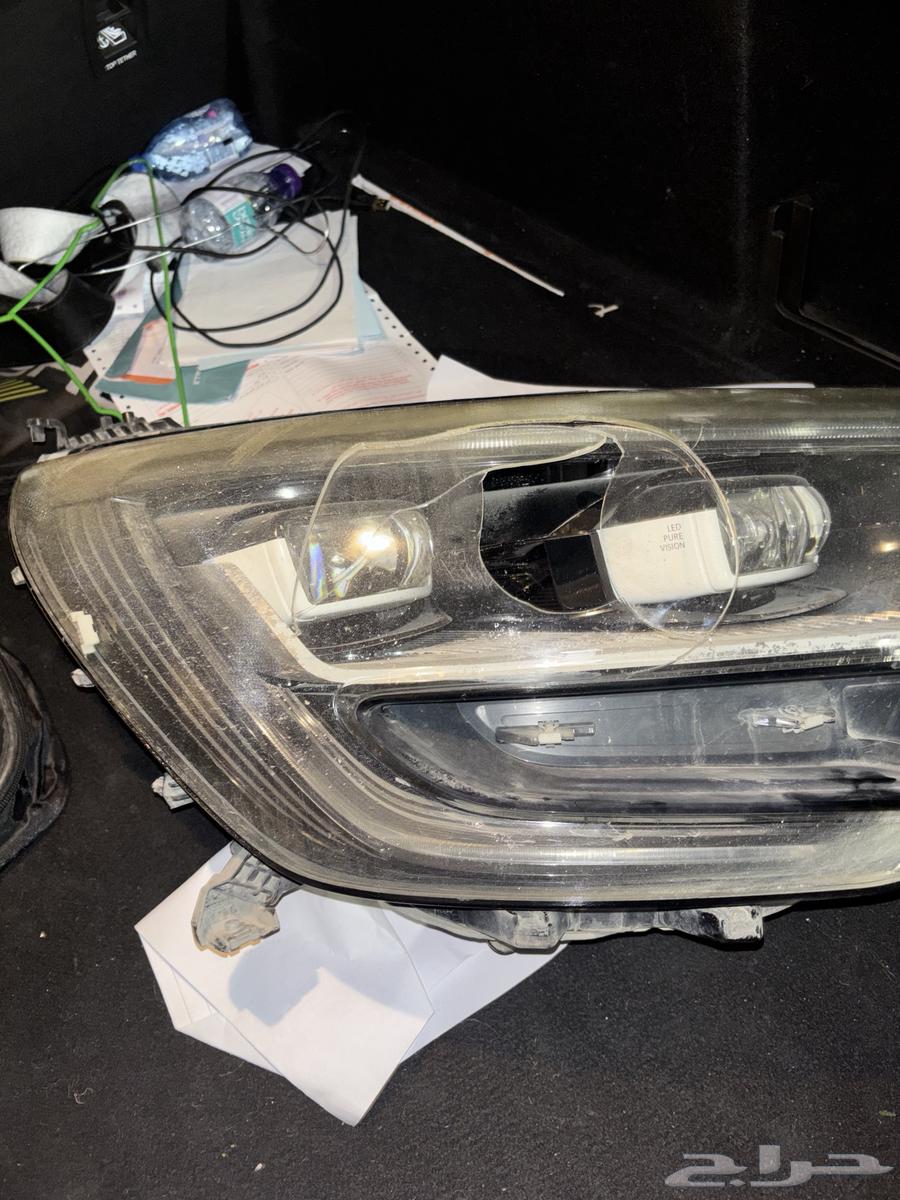 شمعة رينو ميجان 2018