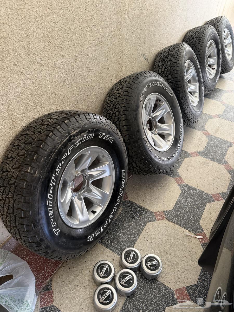 للبيع جنوط البلد 16 أصلية طقم 5 توها مرشوشه مع كفرات BF