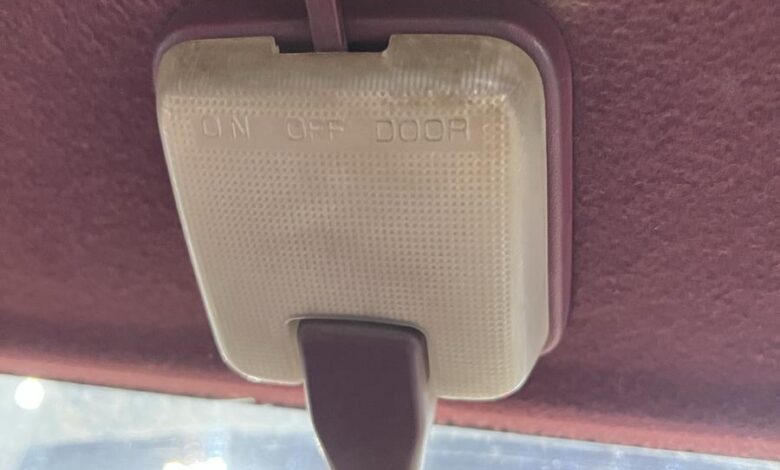 مطلوب لمبه سقف كامله حقت هايلكس 2005غماره سوبر ديلوكس