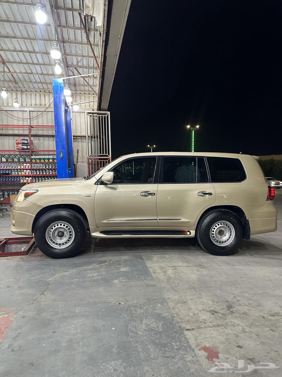 للبيع جيب لكزس lx570