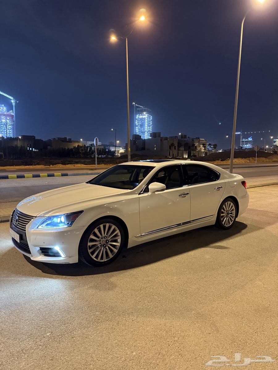 لكزس LS460 نظيف بأسمي وكاله