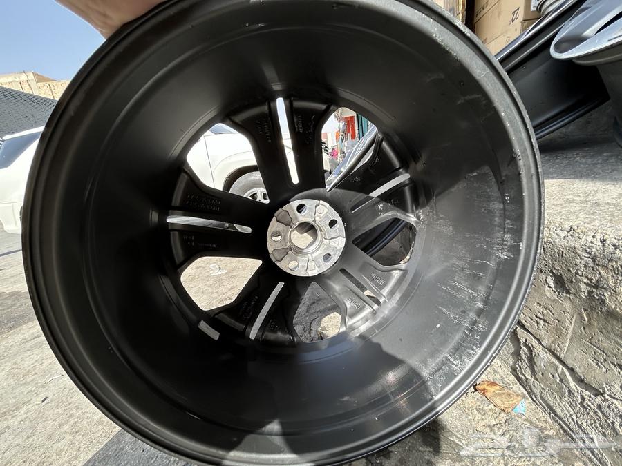 جنوط جاكوار اف بايس F-Pace مقاس 21 اصليه وكاله