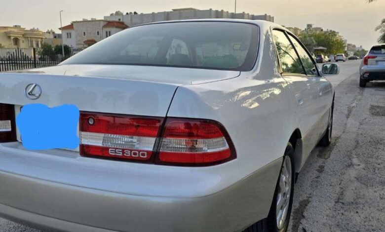 للبيع لكزس es300 موديل 2001امريكي
