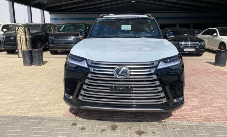 لكزس LX600 BB سعودى موديل 2026 ( اسود داخل احمر )