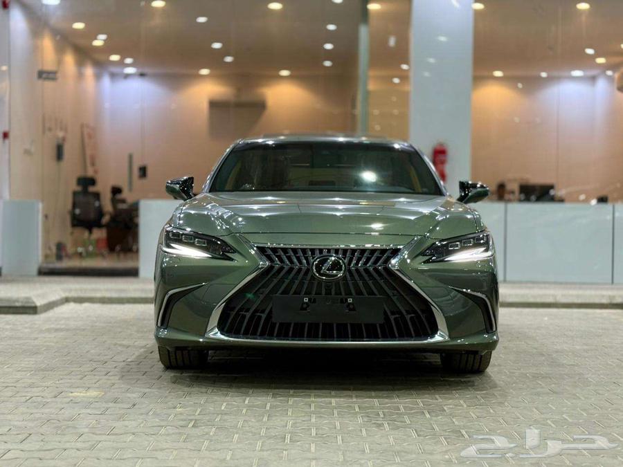 لكزس ES 300 HH موديل 2025 – أقل سعر.