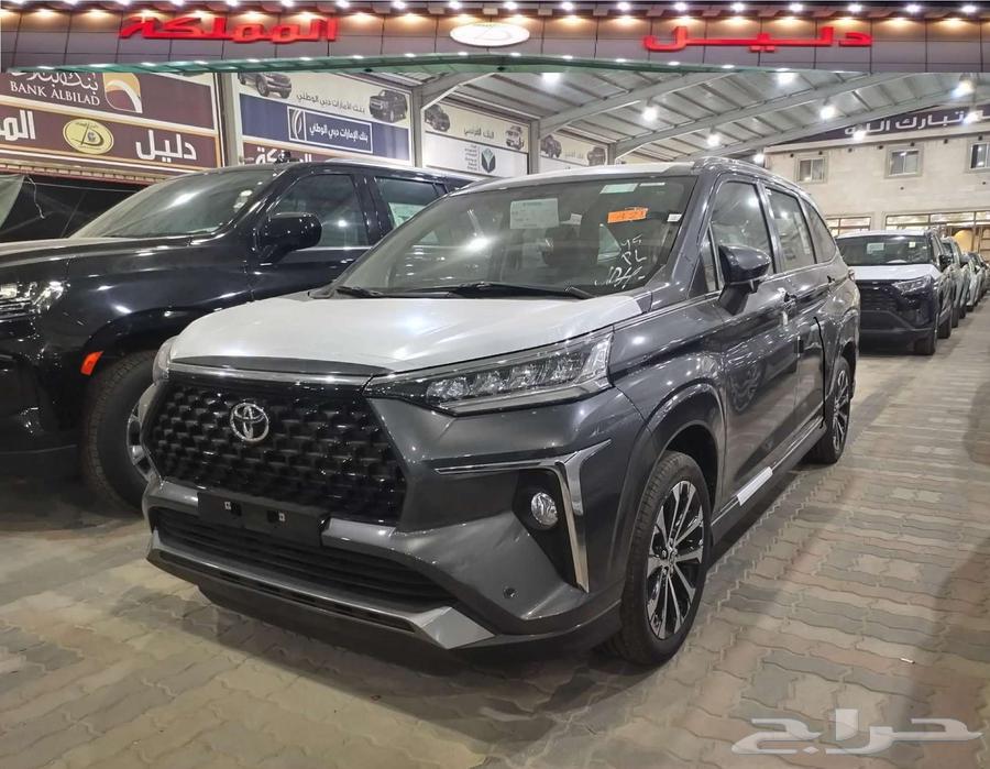 تويوتا فيلوز 2025 GLX عبداللطيف جميل