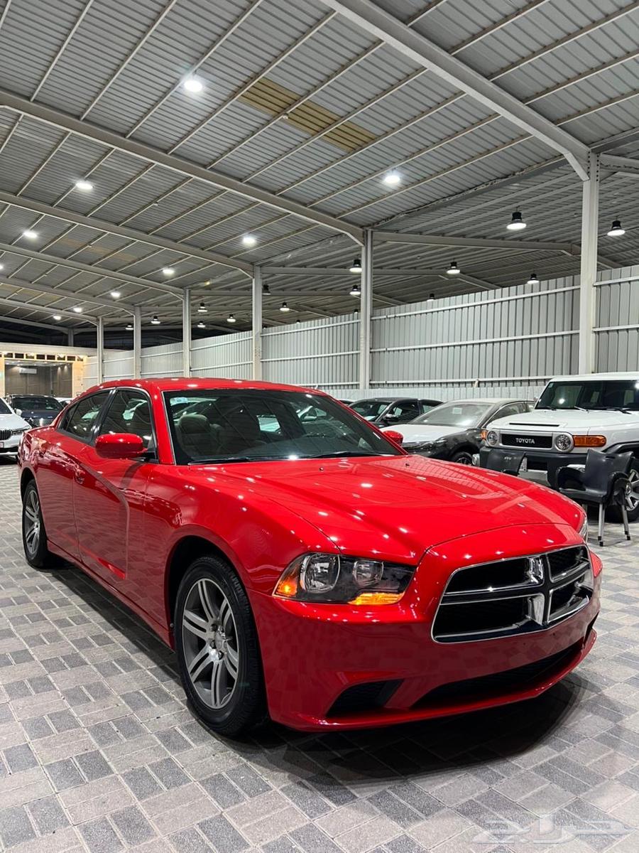 تشارجر 2014 نظيف لون مميز