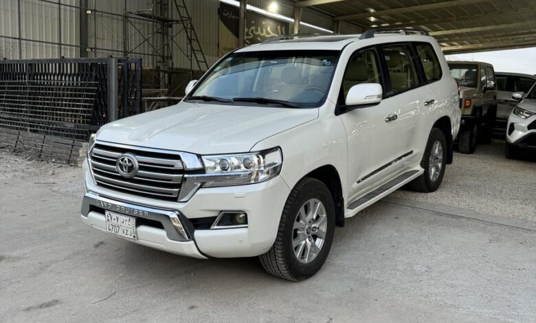 لاندكروزر 2016 ابيض فل كامل عداد 84 الف سعودي (المذكور سوم)