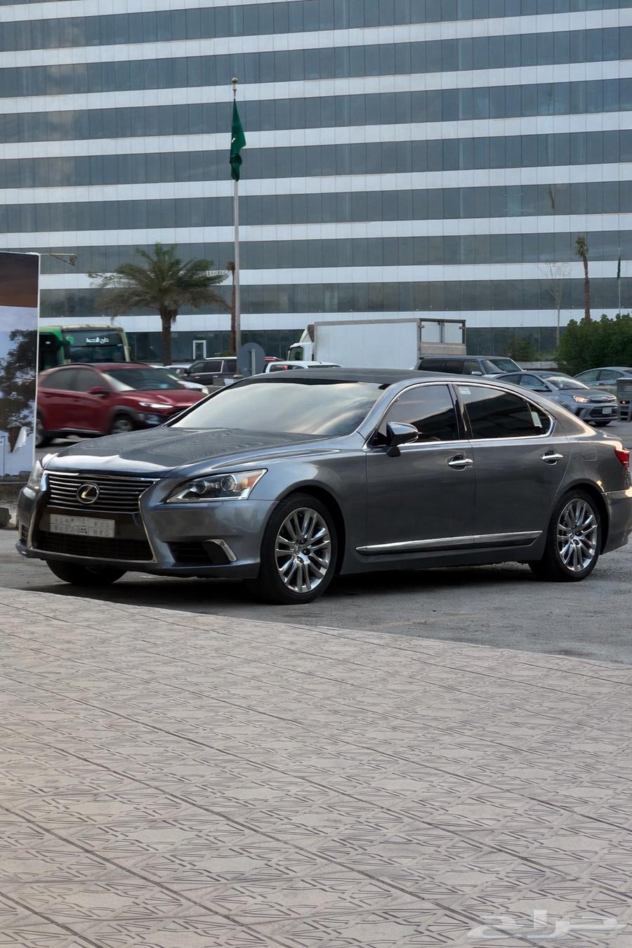 لكزس 460 L _ ممشى قليل