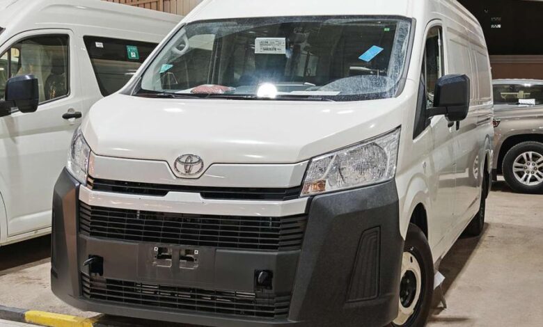 تويوتا باص بضاعه ديزل اتوماتيك سقف عالى موديل 2025