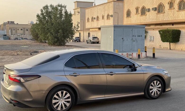 كامري 2022 تيتانيوم