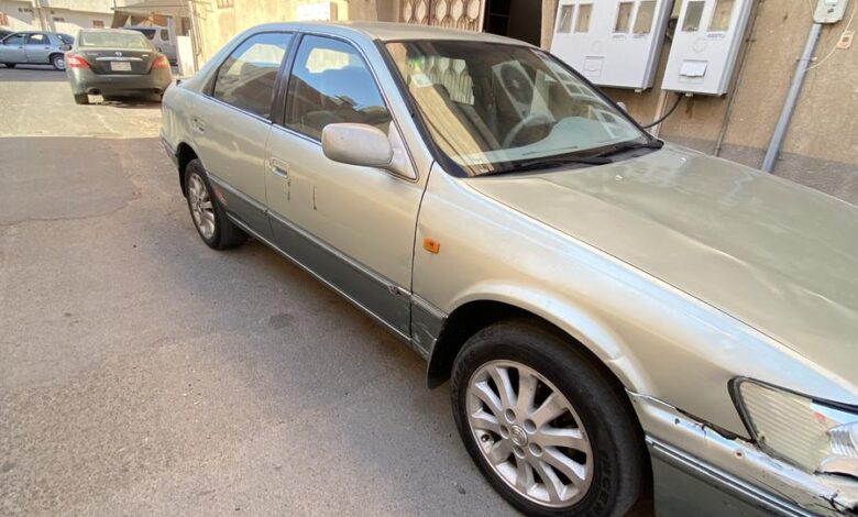 للبيع كامري 2002