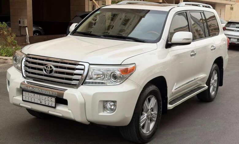 لاندكروزر 2013 GXR3 فل كامل سعودي وكاله